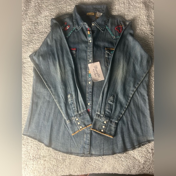 NWT Wrangler Retro Long Sleeve Embroidered Denim Blouse Women’s, Size XXL - Picture 9 of 12